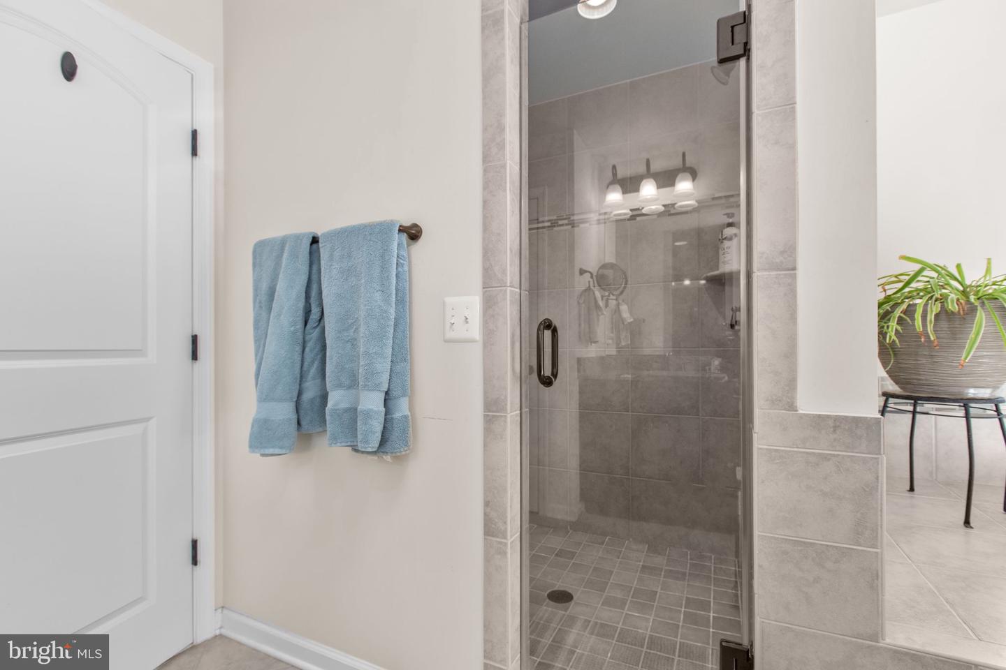 7116 LAKE DR, WARRENTON, Virginia 20187, 4 Bedrooms Bedrooms, 18 Rooms Rooms,4 BathroomsBathrooms,Residential,For sale,7116 LAKE DR,VAFQ2018366 MLS # VAFQ2018366