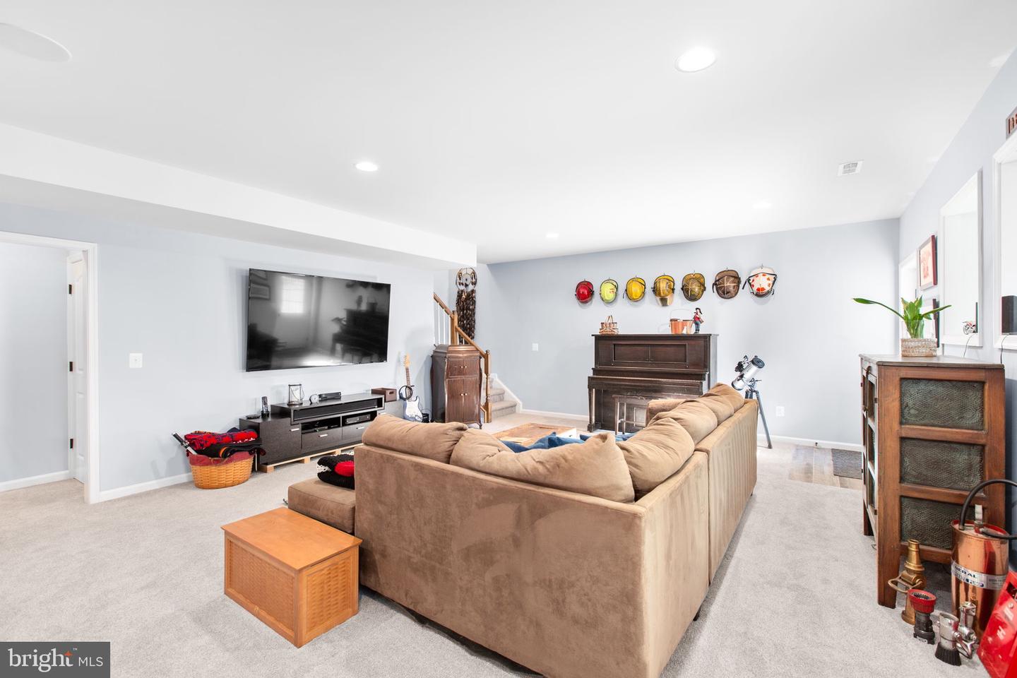 7116 LAKE DR, WARRENTON, Virginia 20187, 4 Bedrooms Bedrooms, 18 Rooms Rooms,4 BathroomsBathrooms,Residential,For sale,7116 LAKE DR,VAFQ2018366 MLS # VAFQ2018366