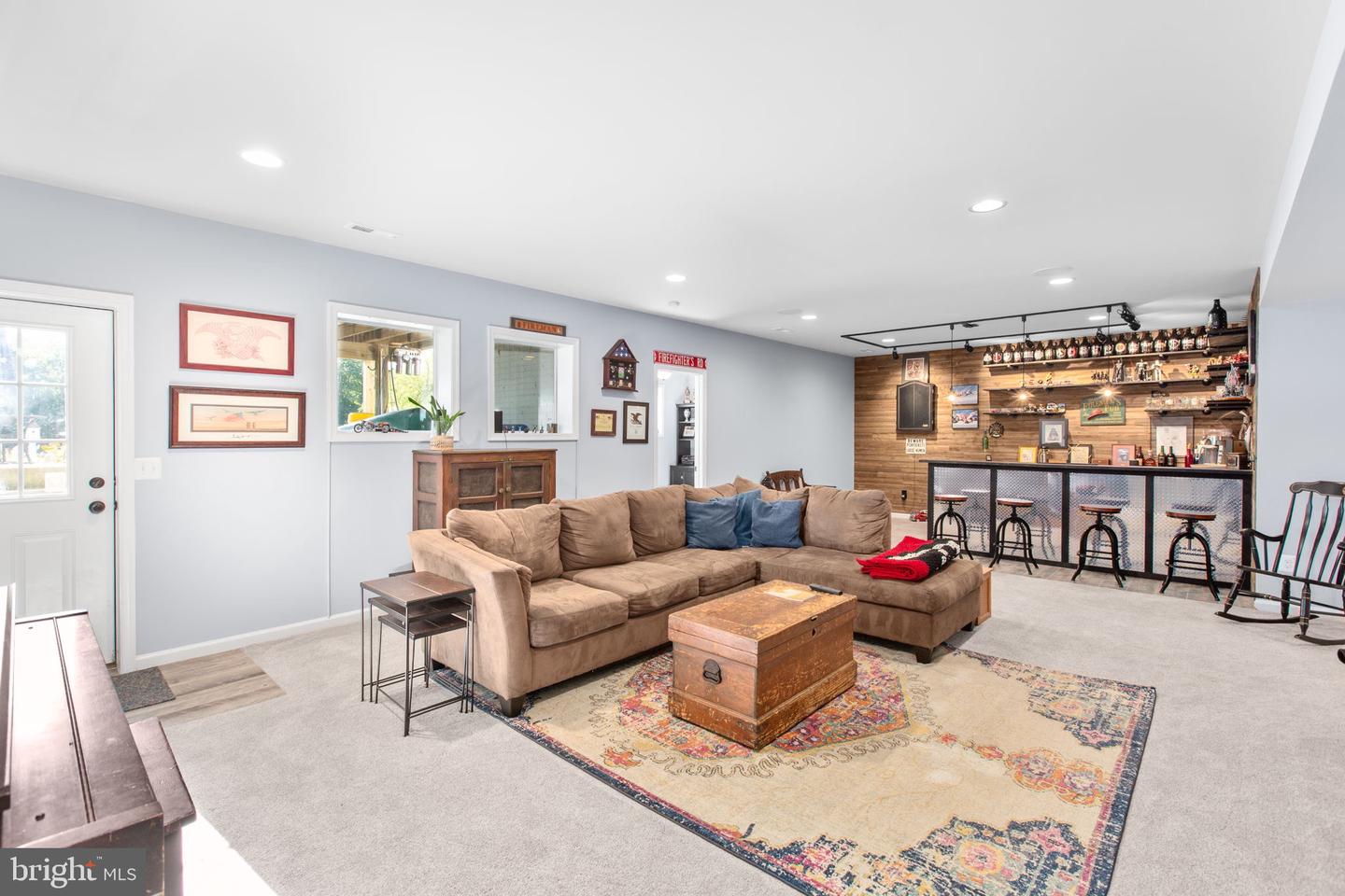 7116 LAKE DR, WARRENTON, Virginia 20187, 4 Bedrooms Bedrooms, 18 Rooms Rooms,4 BathroomsBathrooms,Residential,For sale,7116 LAKE DR,VAFQ2018366 MLS # VAFQ2018366