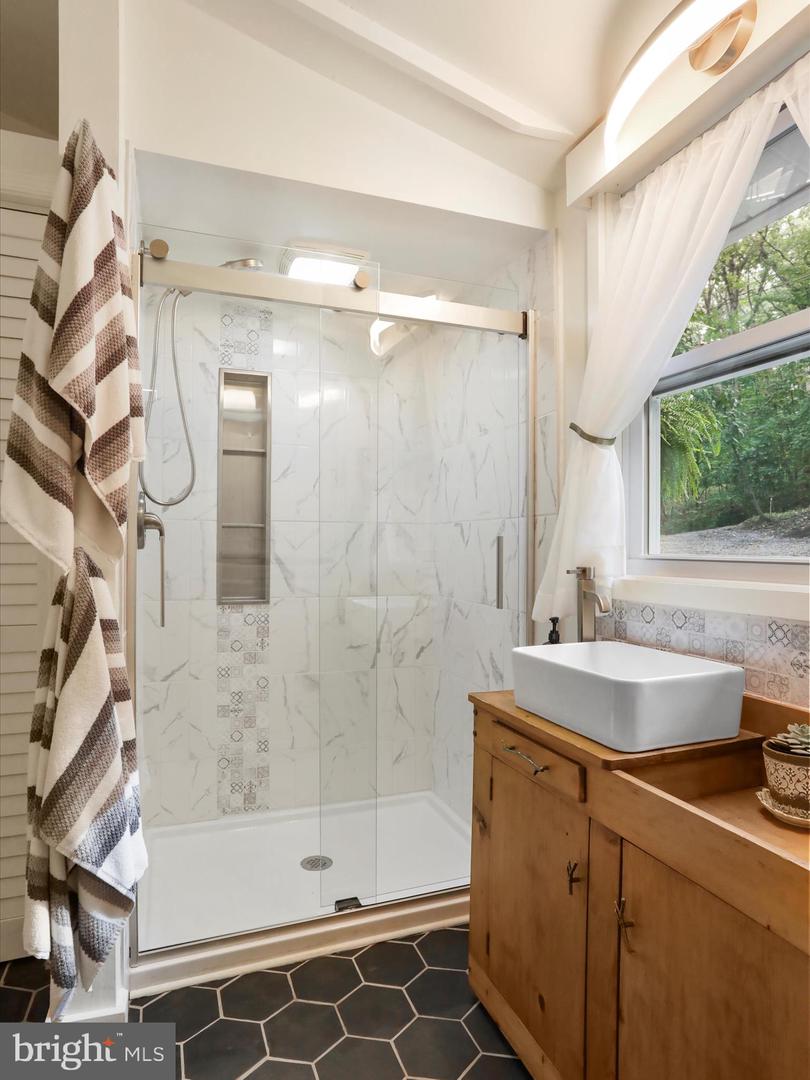 570 CEDAR RD, STRASBURG, Virginia 22657, 1 Bedroom Bedrooms, ,1 BathroomBathrooms,Residential,For sale,570 CEDAR RD,VASH2012598 MLS # VASH2012598