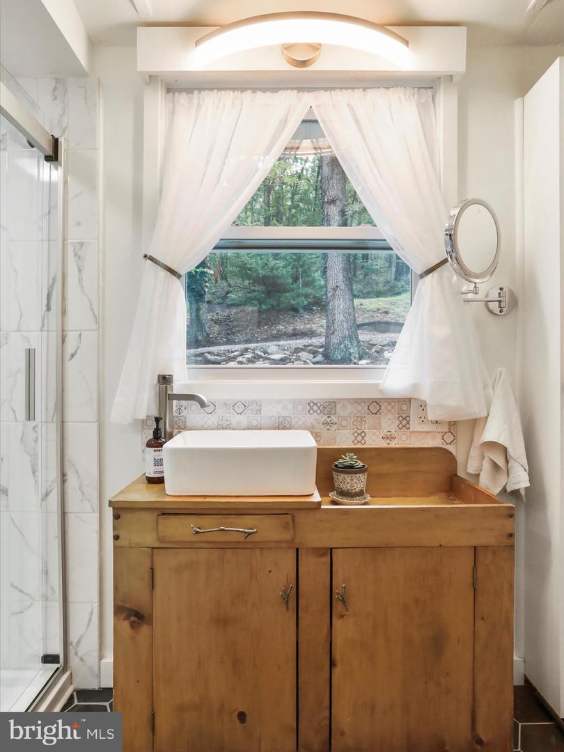 570 CEDAR RD, STRASBURG, Virginia 22657, 1 Bedroom Bedrooms, ,1 BathroomBathrooms,Residential,For sale,570 CEDAR RD,VASH2012598 MLS # VASH2012598