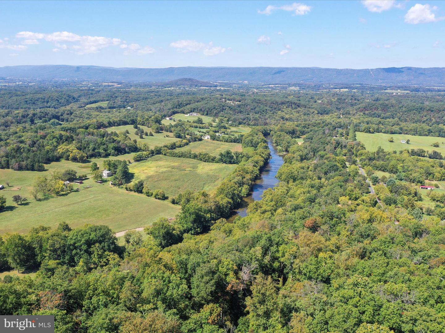 570 CEDAR RD, STRASBURG, Virginia 22657, 1 Bedroom Bedrooms, ,1 BathroomBathrooms,Residential,For sale,570 CEDAR RD,VASH2012598 MLS # VASH2012598