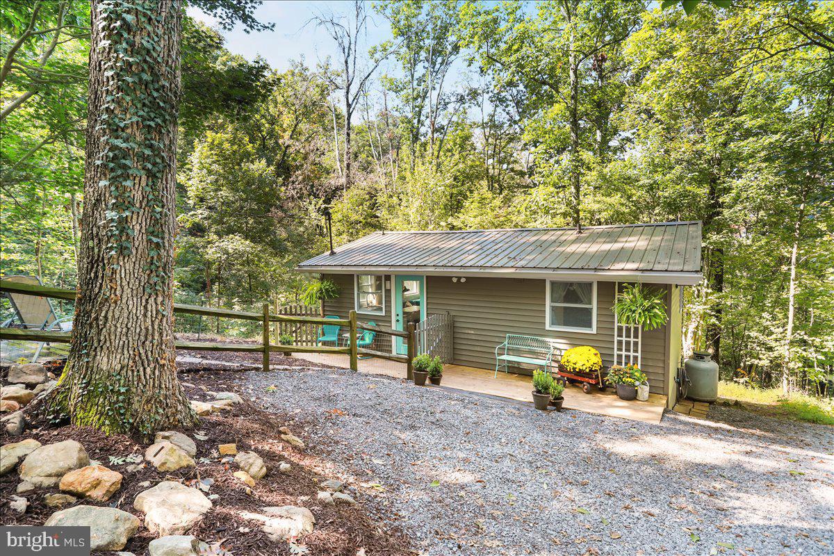 570 CEDAR RD, STRASBURG, Virginia 22657, 1 Bedroom Bedrooms, ,1 BathroomBathrooms,Residential,For sale,570 CEDAR RD,VASH2012598 MLS # VASH2012598