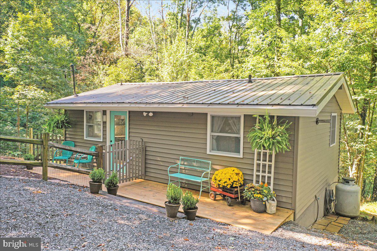 570 CEDAR RD, STRASBURG, Virginia 22657, 1 Bedroom Bedrooms, ,1 BathroomBathrooms,Residential,For sale,570 CEDAR RD,VASH2012598 MLS # VASH2012598