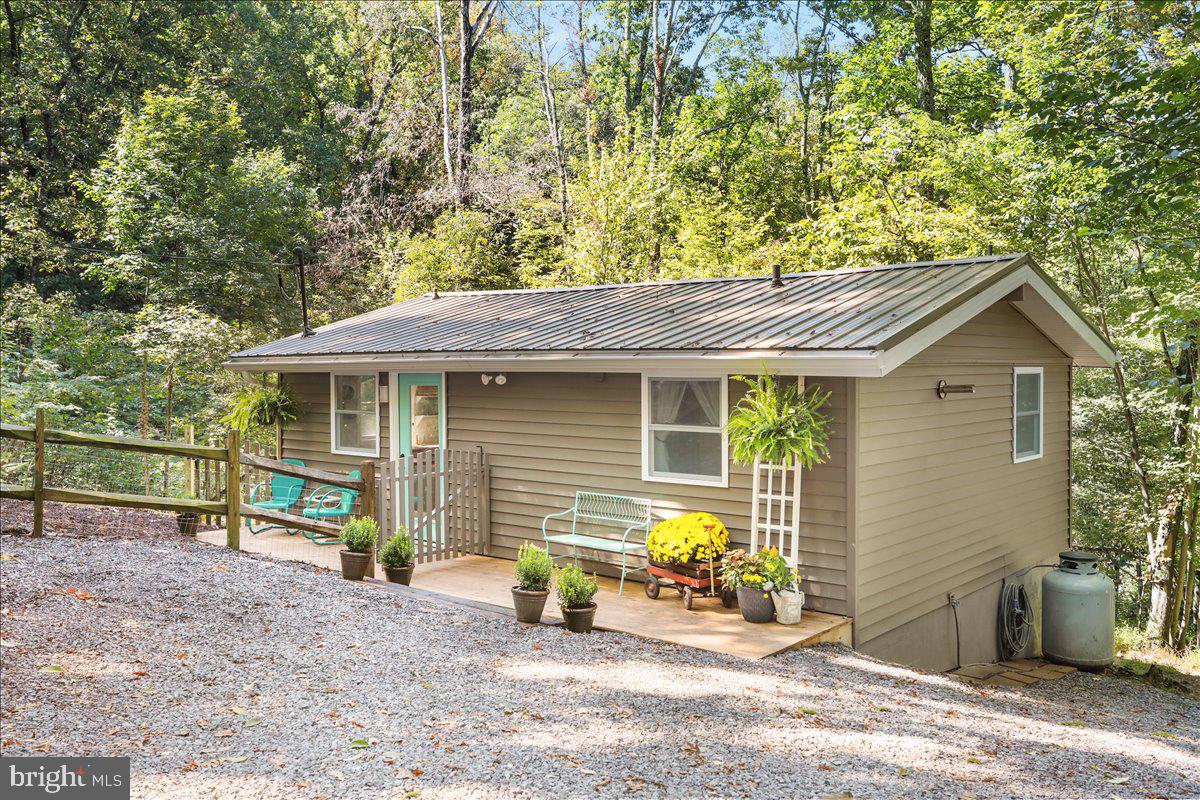 570 CEDAR RD, STRASBURG, Virginia 22657, 1 Bedroom Bedrooms, ,1 BathroomBathrooms,Residential,For sale,570 CEDAR RD,VASH2012598 MLS # VASH2012598
