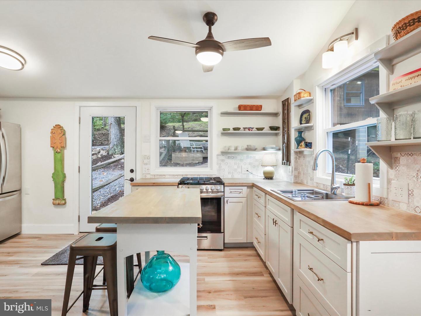 570 CEDAR RD, STRASBURG, Virginia 22657, 1 Bedroom Bedrooms, ,1 BathroomBathrooms,Residential,For sale,570 CEDAR RD,VASH2012598 MLS # VASH2012598