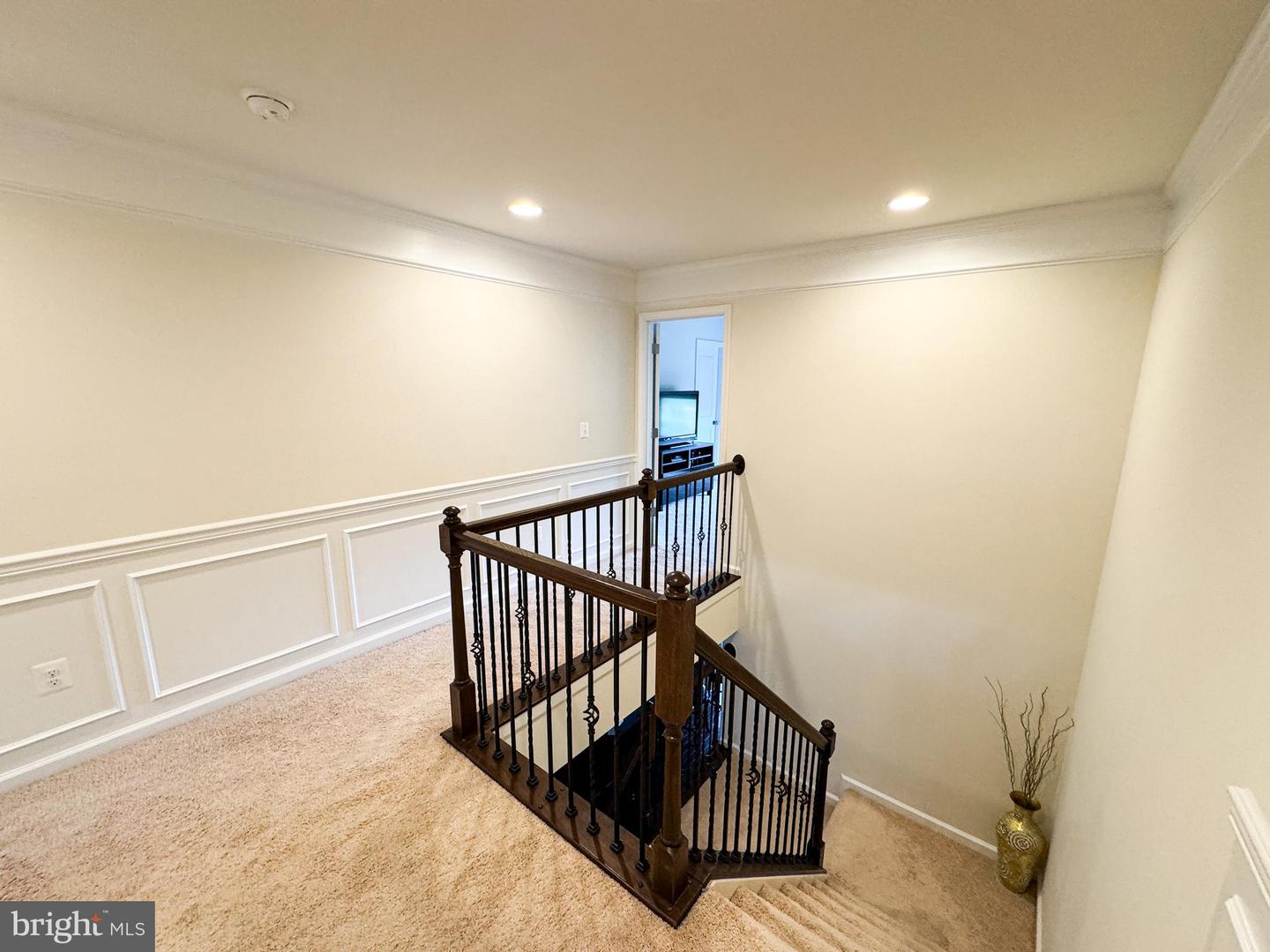 42410 DOGWOOD GLEN SQ, STERLING, Virginia 20166, 3 Bedrooms Bedrooms, ,3 BathroomsBathrooms,Residential,For sale,42410 DOGWOOD GLEN SQ,VALO2107312 MLS # VALO2107312