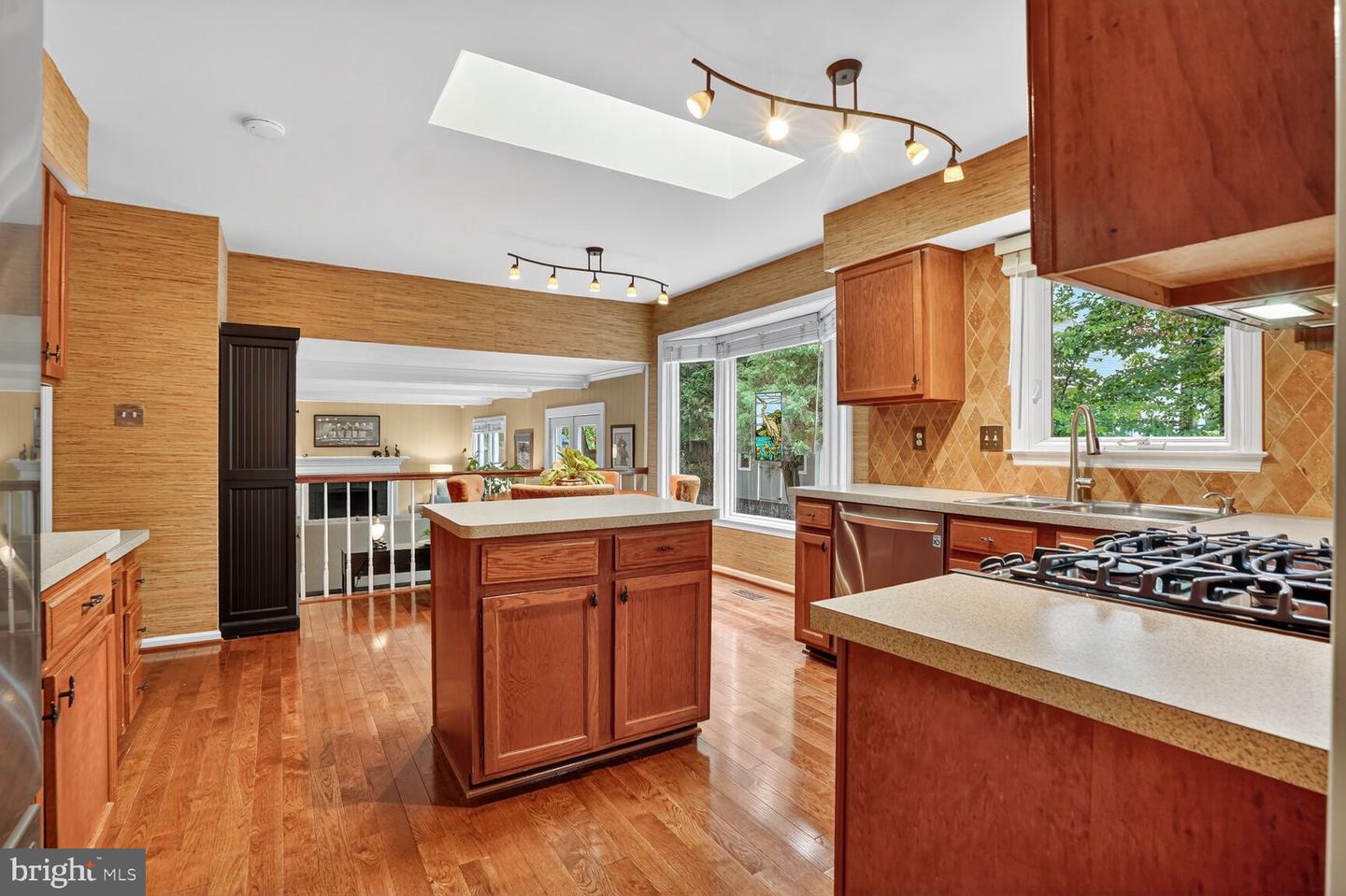 9616 BURNT OAK DR, FAIRFAX STATION, Virginia 22039, 4 Bedrooms Bedrooms, 14 Rooms Rooms,2 BathroomsBathrooms,Residential,For sale,9616 BURNT OAK DR,VAFX2268428 MLS # VAFX2268428