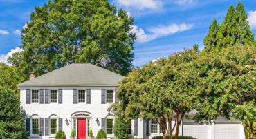 806 HICKORY VALE LN, GREAT FALLS, Virginia 22066, 4 Bedrooms Bedrooms, ,2 BathroomsBathrooms,Residential,For sale,806 HICKORY VALE LN,VAFX2268138 MLS # VAFX2268138