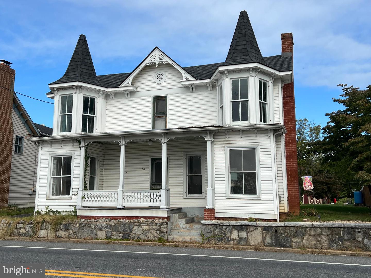 255 S MAIN ST, MOUNT CRAWFORD, Virginia 22841, 4 Bedrooms Bedrooms, ,1 BathroomBathrooms,Residential,For sale,255 S MAIN ST,VARO2002596 MLS # VARO2002596