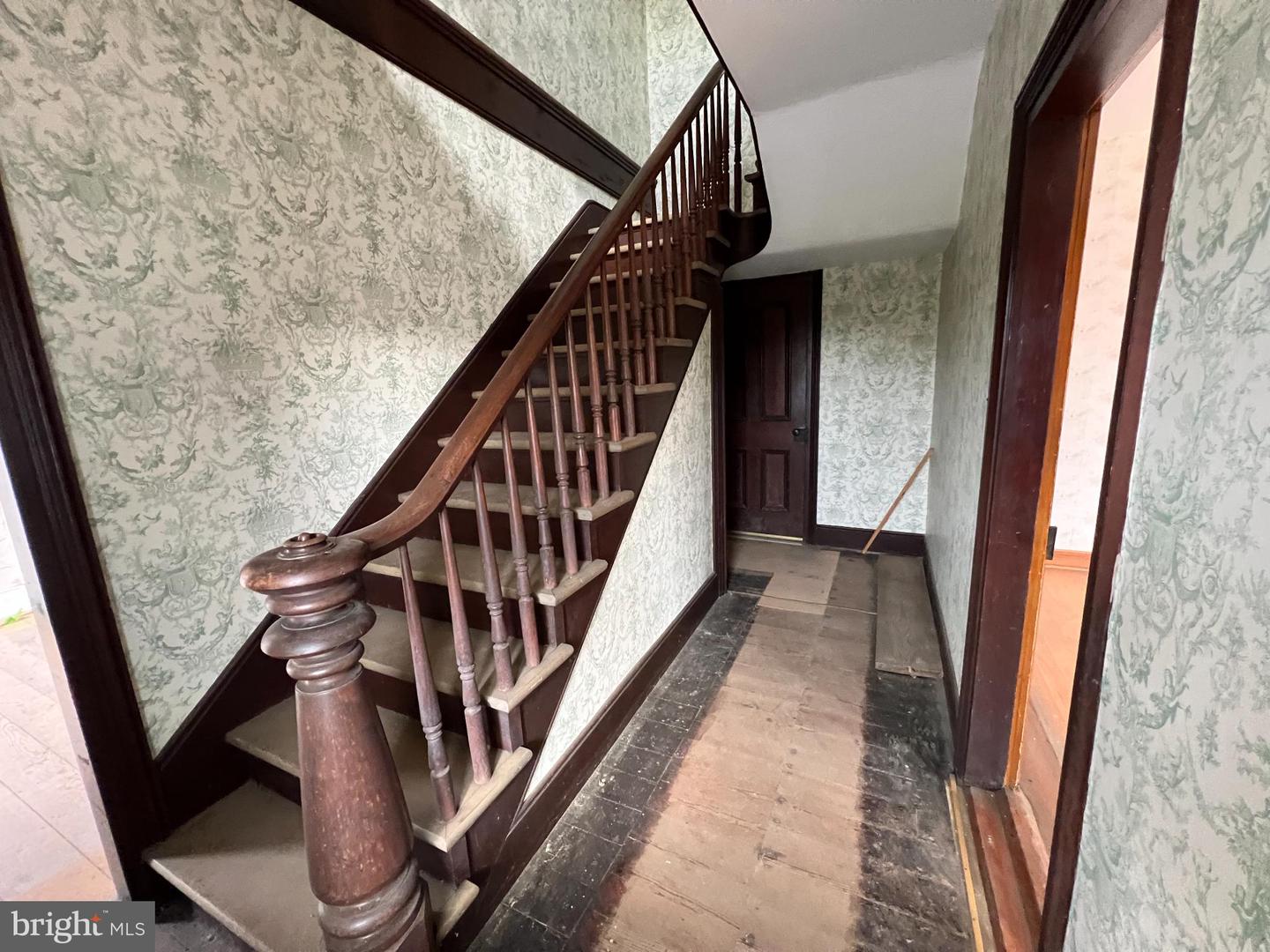 255 S MAIN ST, MOUNT CRAWFORD, Virginia 22841, 4 Bedrooms Bedrooms, ,1 BathroomBathrooms,Residential,For sale,255 S MAIN ST,VARO2002596 MLS # VARO2002596