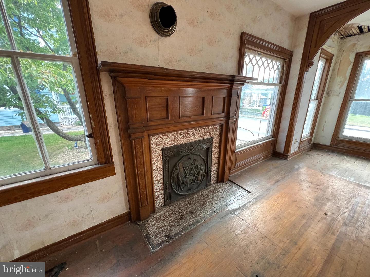 255 S MAIN ST, MOUNT CRAWFORD, Virginia 22841, 4 Bedrooms Bedrooms, ,1 BathroomBathrooms,Residential,For sale,255 S MAIN ST,VARO2002596 MLS # VARO2002596