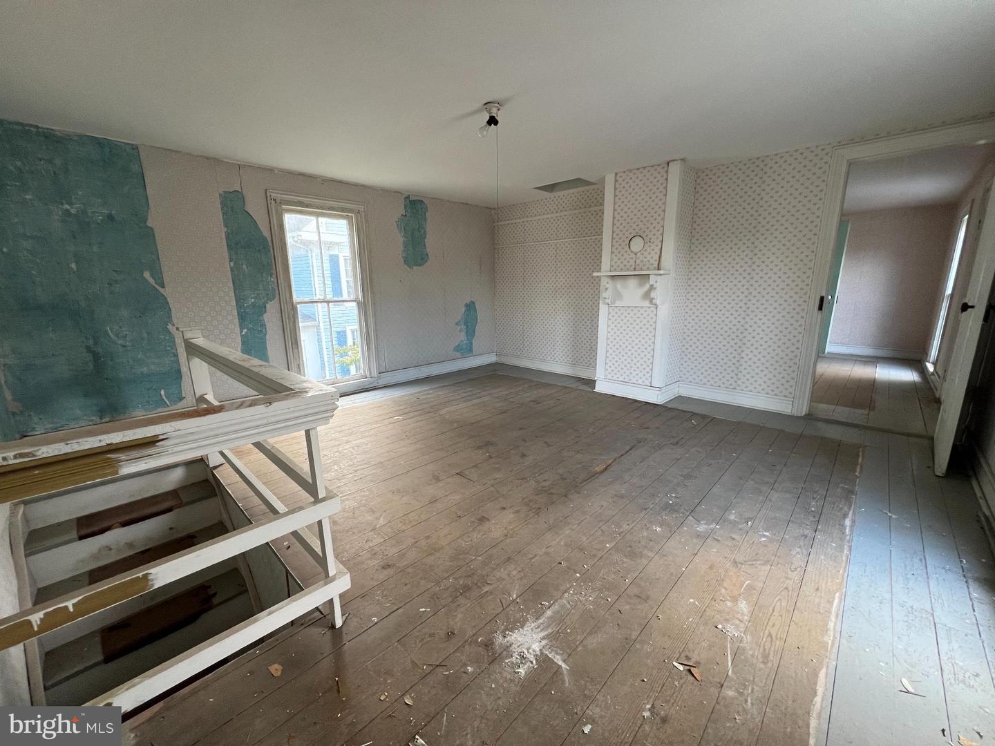 255 S MAIN ST, MOUNT CRAWFORD, Virginia 22841, 4 Bedrooms Bedrooms, ,1 BathroomBathrooms,Residential,For sale,255 S MAIN ST,VARO2002596 MLS # VARO2002596