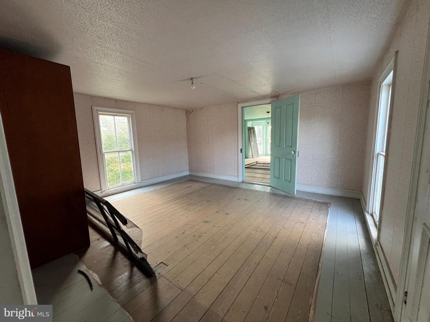 255 S MAIN ST, MOUNT CRAWFORD, Virginia 22841, 4 Bedrooms Bedrooms, ,1 BathroomBathrooms,Residential,For sale,255 S MAIN ST,VARO2002596 MLS # VARO2002596