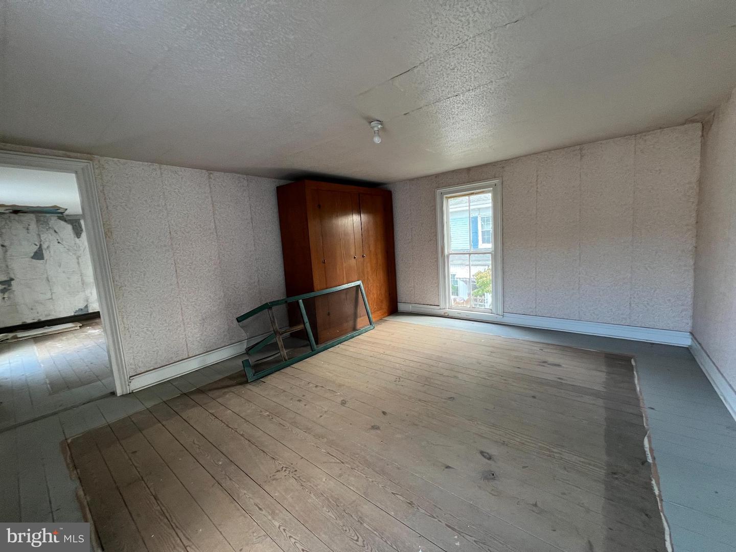 255 S MAIN ST, MOUNT CRAWFORD, Virginia 22841, 4 Bedrooms Bedrooms, ,1 BathroomBathrooms,Residential,For sale,255 S MAIN ST,VARO2002596 MLS # VARO2002596