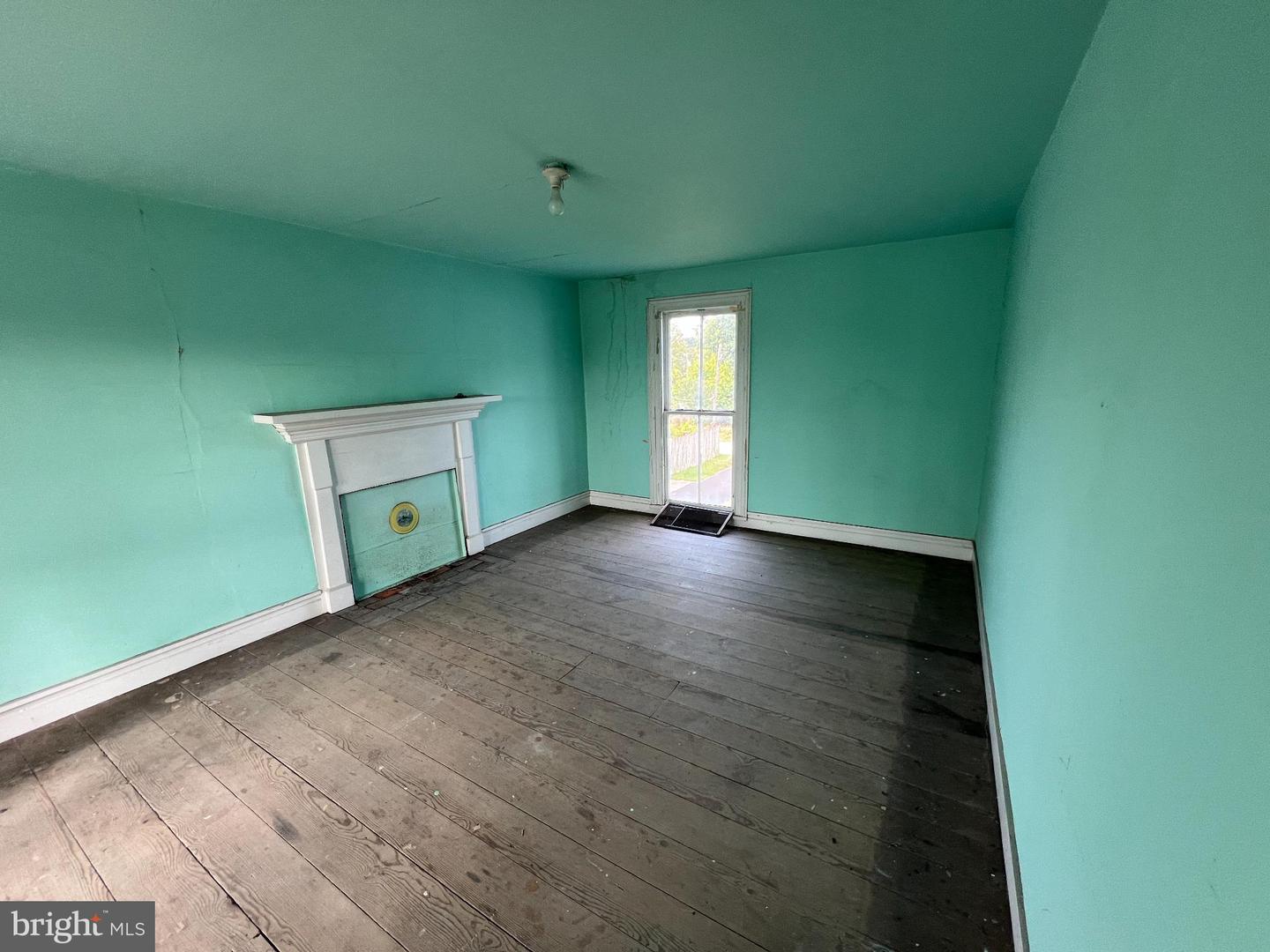 255 S MAIN ST, MOUNT CRAWFORD, Virginia 22841, 4 Bedrooms Bedrooms, ,1 BathroomBathrooms,Residential,For sale,255 S MAIN ST,VARO2002596 MLS # VARO2002596