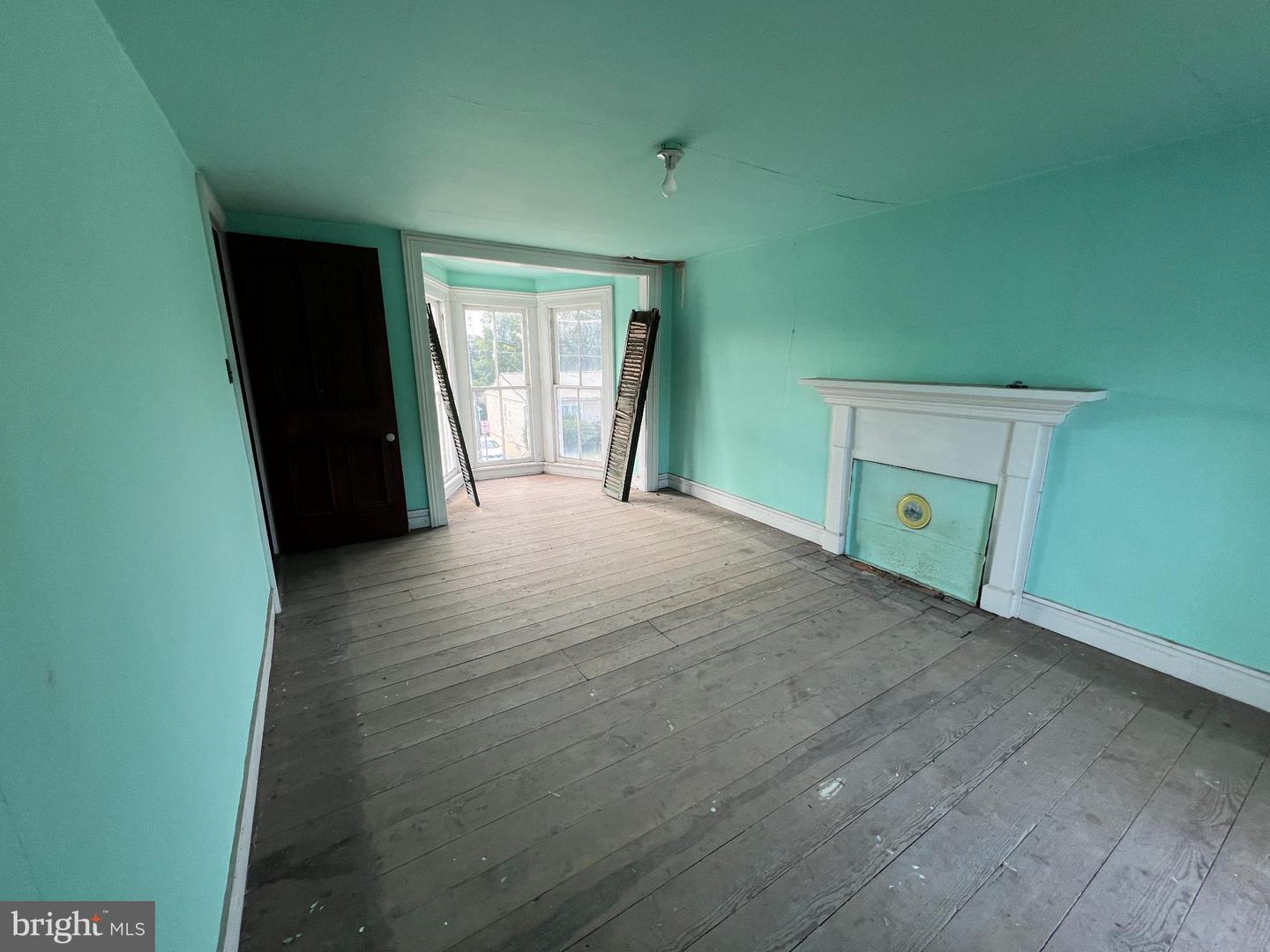 255 S MAIN ST, MOUNT CRAWFORD, Virginia 22841, 4 Bedrooms Bedrooms, ,1 BathroomBathrooms,Residential,For sale,255 S MAIN ST,VARO2002596 MLS # VARO2002596