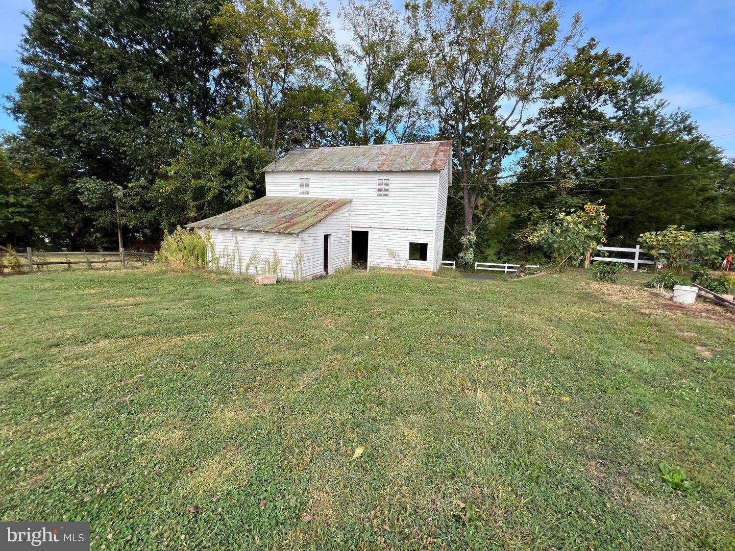 255 S MAIN ST, MOUNT CRAWFORD, Virginia 22841, 4 Bedrooms Bedrooms, ,1 BathroomBathrooms,Residential,For sale,255 S MAIN ST,VARO2002596 MLS # VARO2002596