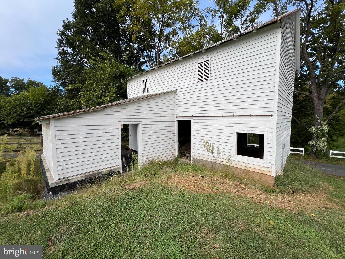 255 S MAIN ST, MOUNT CRAWFORD, Virginia 22841, 4 Bedrooms Bedrooms, ,1 BathroomBathrooms,Residential,For sale,255 S MAIN ST,VARO2002596 MLS # VARO2002596