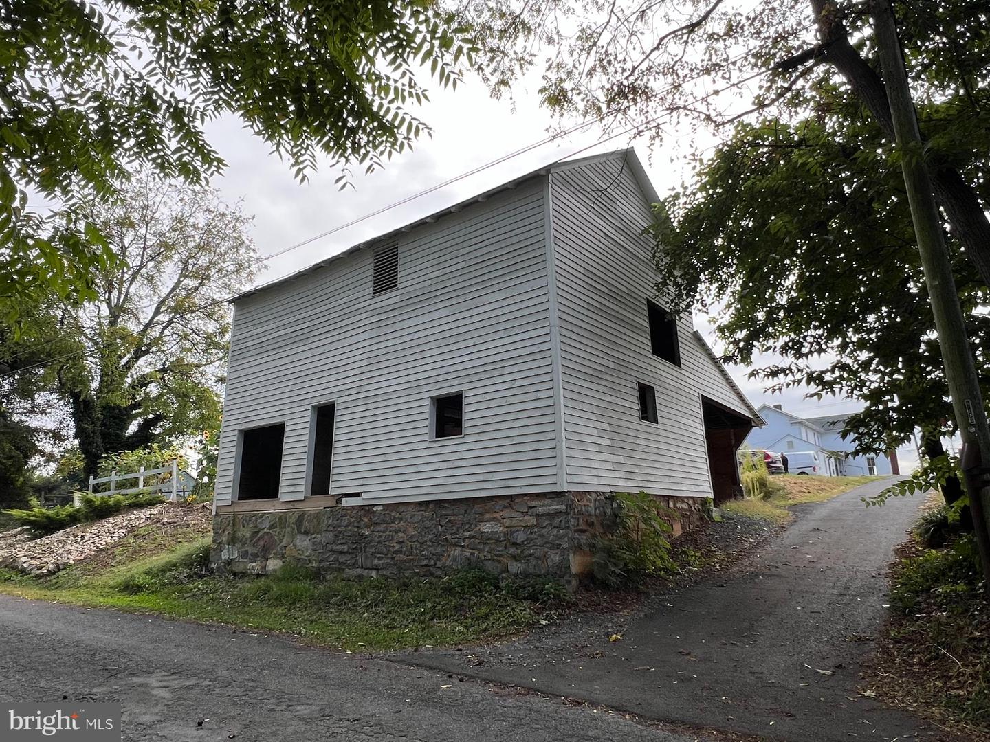 255 S MAIN ST, MOUNT CRAWFORD, Virginia 22841, 4 Bedrooms Bedrooms, ,1 BathroomBathrooms,Residential,For sale,255 S MAIN ST,VARO2002596 MLS # VARO2002596