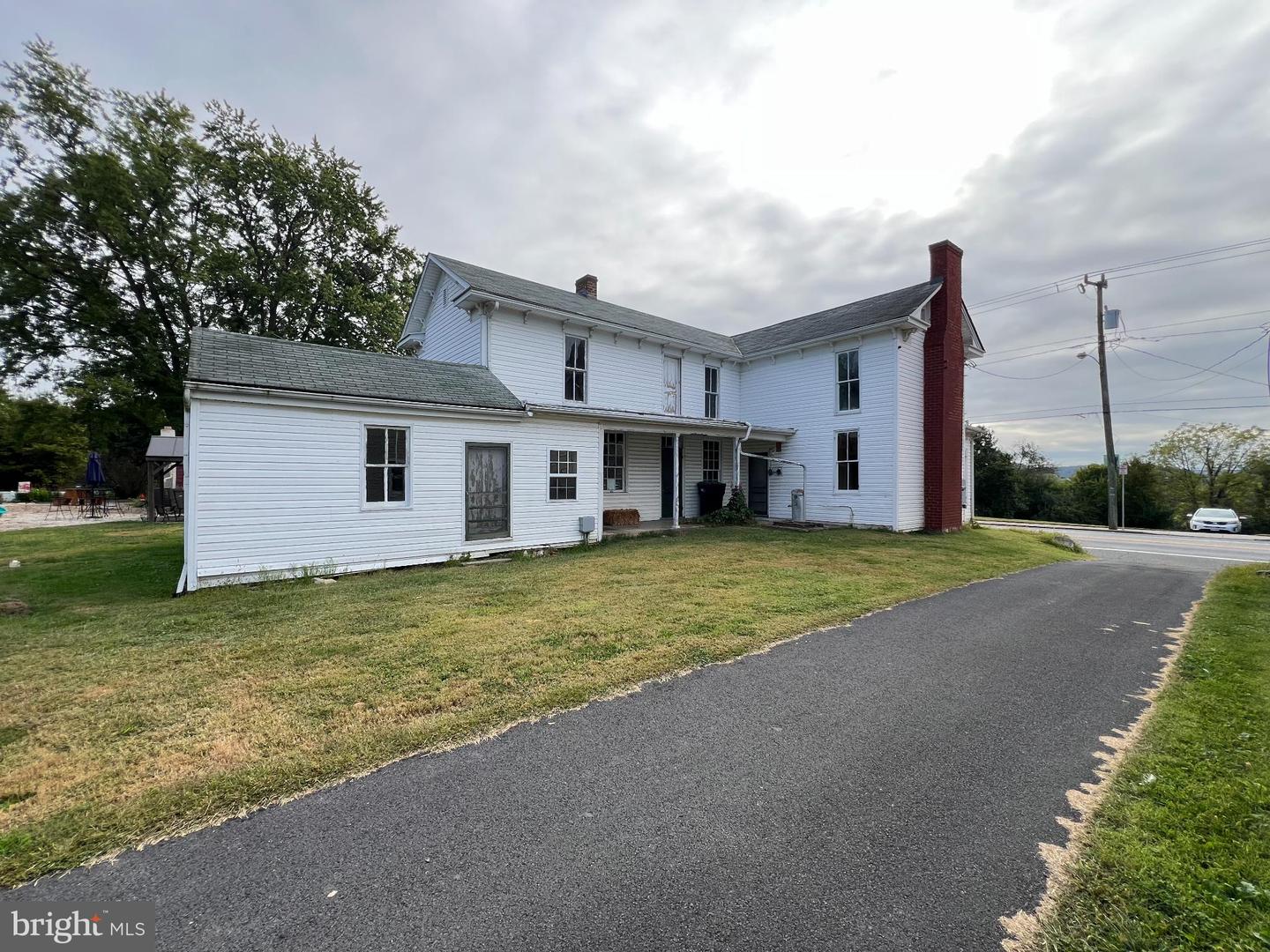 255 S MAIN ST, MOUNT CRAWFORD, Virginia 22841, 4 Bedrooms Bedrooms, ,1 BathroomBathrooms,Residential,For sale,255 S MAIN ST,VARO2002596 MLS # VARO2002596