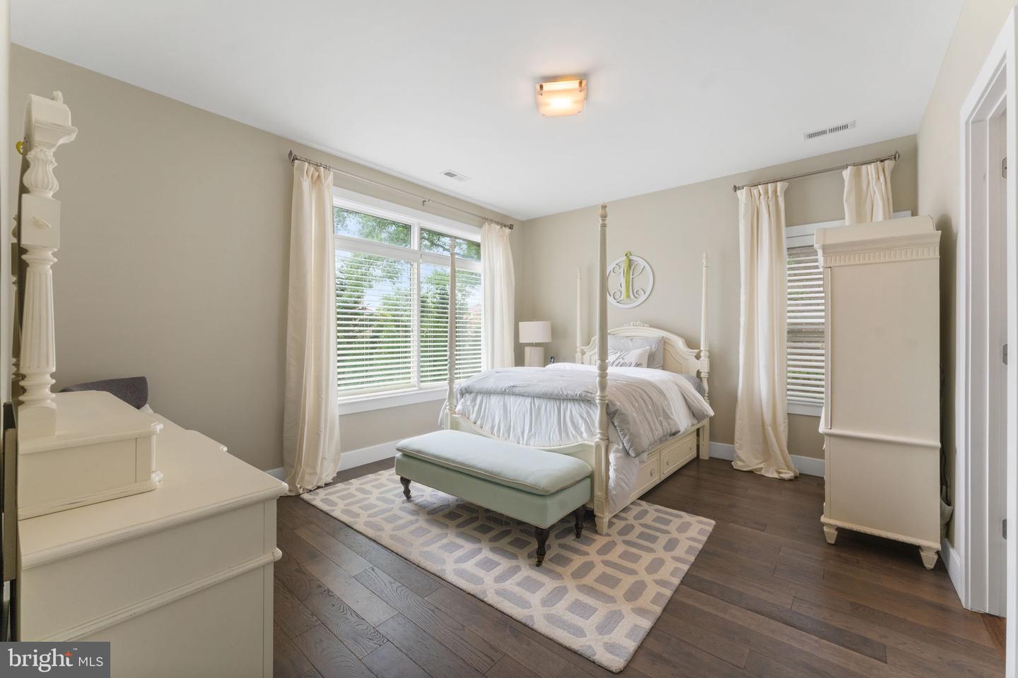 5702 16TH ST NW, WASHINGTON, District Of Columbia 20011, 5 Bedrooms Bedrooms, ,4 BathroomsBathrooms,Residential,For sale,5702 16TH ST NW,DCDC2223622 MLS # DCDC2223622