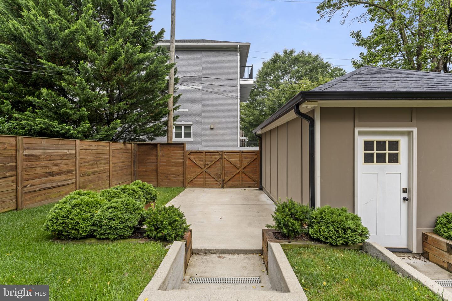 5702 16TH ST NW, WASHINGTON, District Of Columbia 20011, 5 Bedrooms Bedrooms, ,4 BathroomsBathrooms,Residential,For sale,5702 16TH ST NW,DCDC2223622 MLS # DCDC2223622