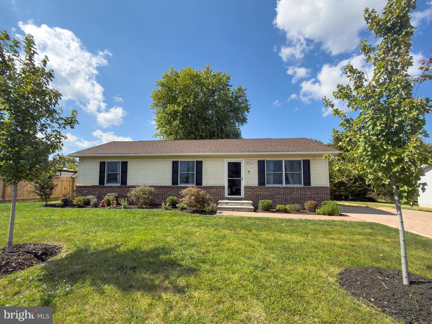 207 NIGHTINGALE AVE, STEPHENS CITY, Virginia 22655, 3 Bedrooms Bedrooms, ,2 BathroomsBathrooms,Residential,For sale,207 NIGHTINGALE AVE,VAFV2036962 MLS # VAFV2036962