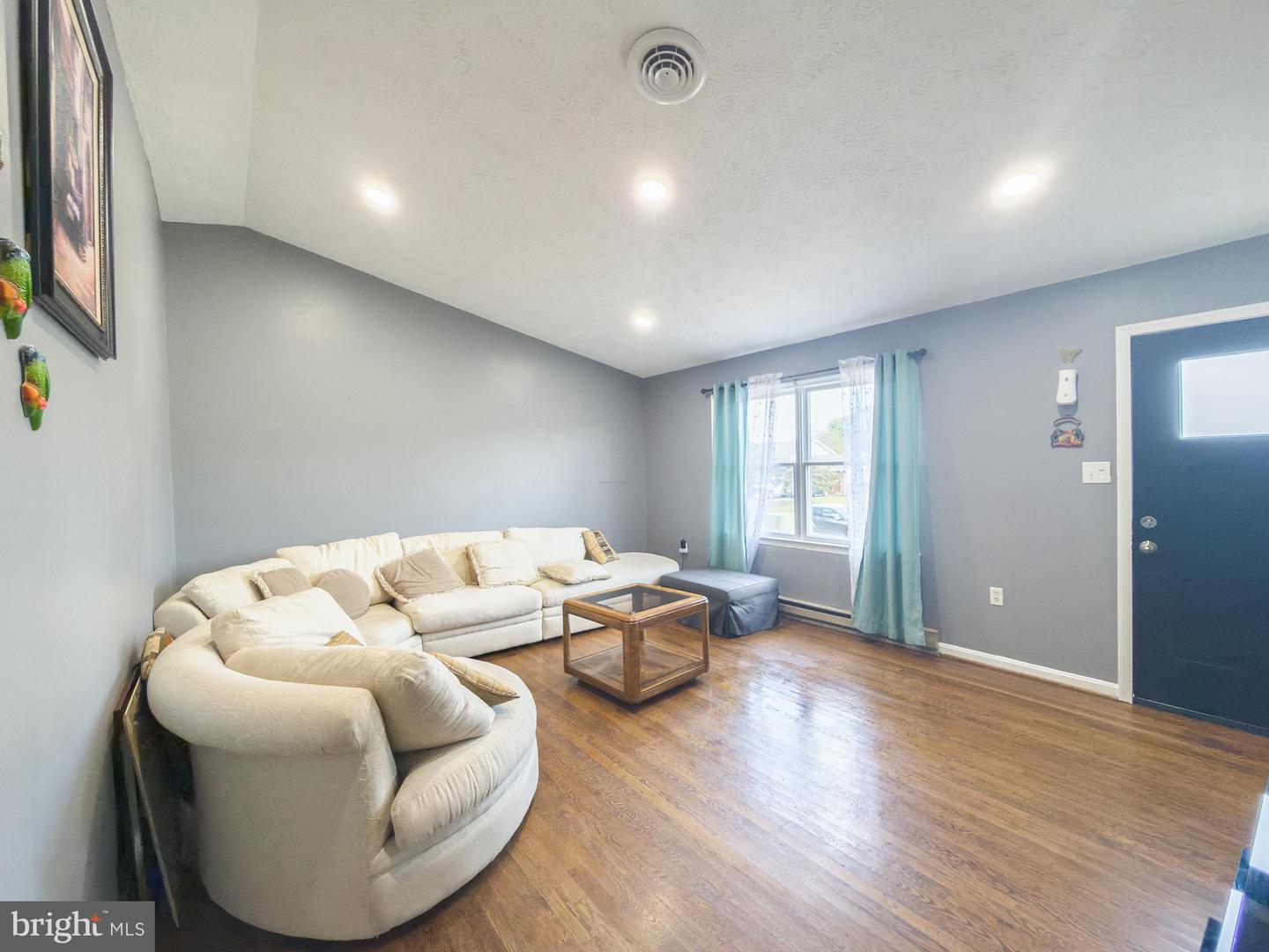 207 NIGHTINGALE AVE, STEPHENS CITY, Virginia 22655, 3 Bedrooms Bedrooms, ,2 BathroomsBathrooms,Residential,For sale,207 NIGHTINGALE AVE,VAFV2036962 MLS # VAFV2036962 207 NIGHTINGALE AVE, STEPHENS CITY, Virginia 22655, 3 Bedrooms Bedrooms, ,2 BathroomsBathrooms,Residential,For sale,207 NIGHTINGALE AVE,VAFV2036962 MLS # VAFV2036962