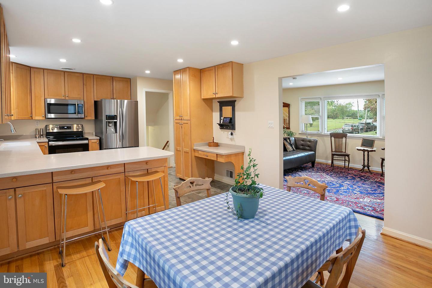 1912 SWAN TER, ALEXANDRIA, Virginia 22307, 4 Bedrooms Bedrooms, ,2 BathroomsBathrooms,Residential,For sale,1912 SWAN TER,VAFX2268748 MLS # VAFX2268748