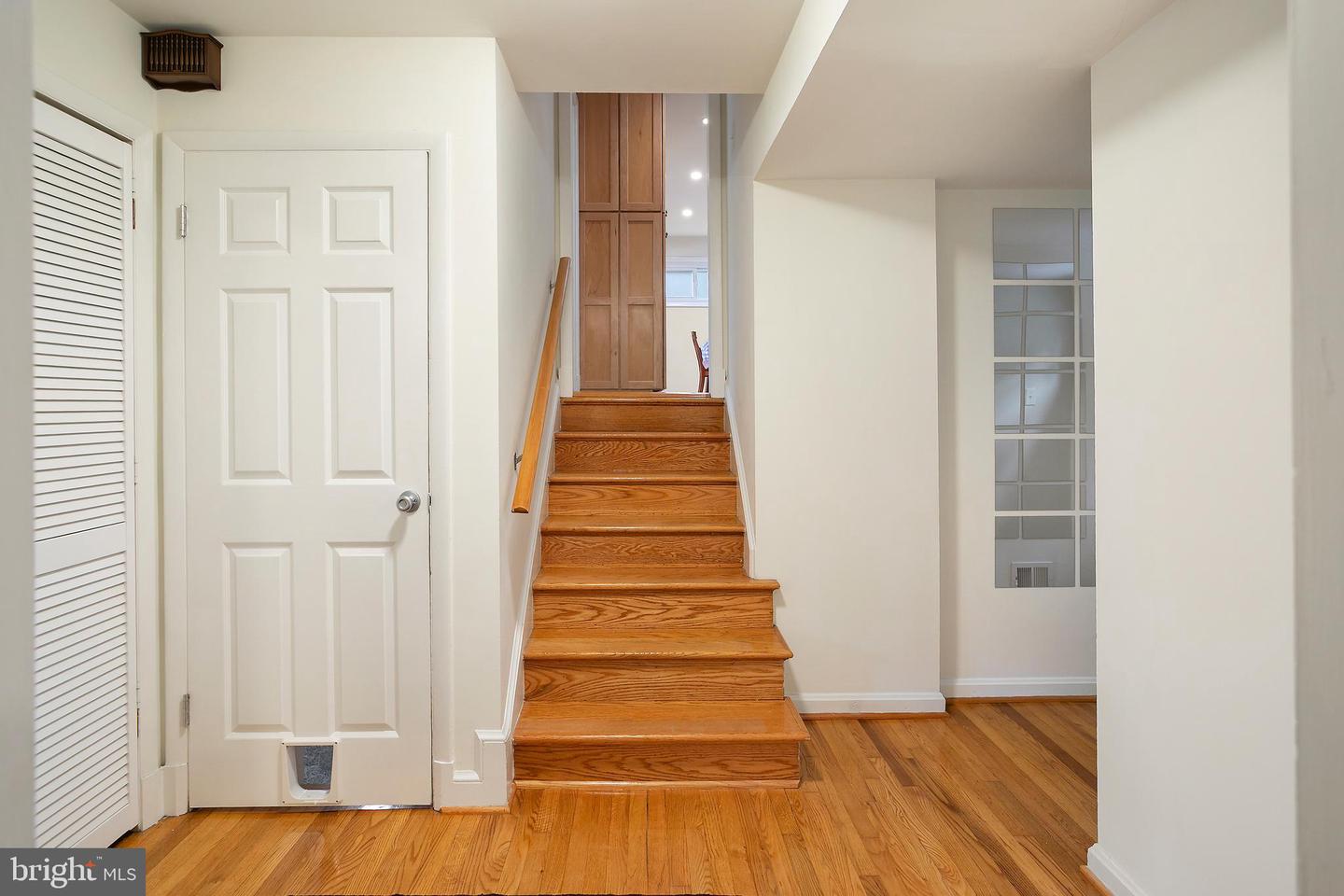 1912 SWAN TER, ALEXANDRIA, Virginia 22307, 4 Bedrooms Bedrooms, ,2 BathroomsBathrooms,Residential,For sale,1912 SWAN TER,VAFX2268748 MLS # VAFX2268748