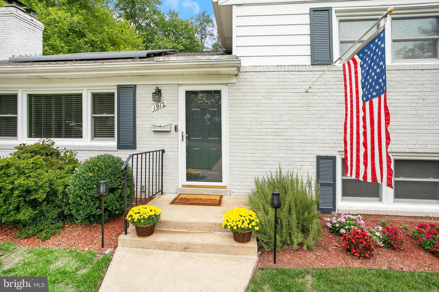 1912 SWAN TER, ALEXANDRIA, Virginia 22307, 4 Bedrooms Bedrooms, ,2 BathroomsBathrooms,Residential,For sale,1912 SWAN TER,VAFX2268748 MLS # VAFX2268748