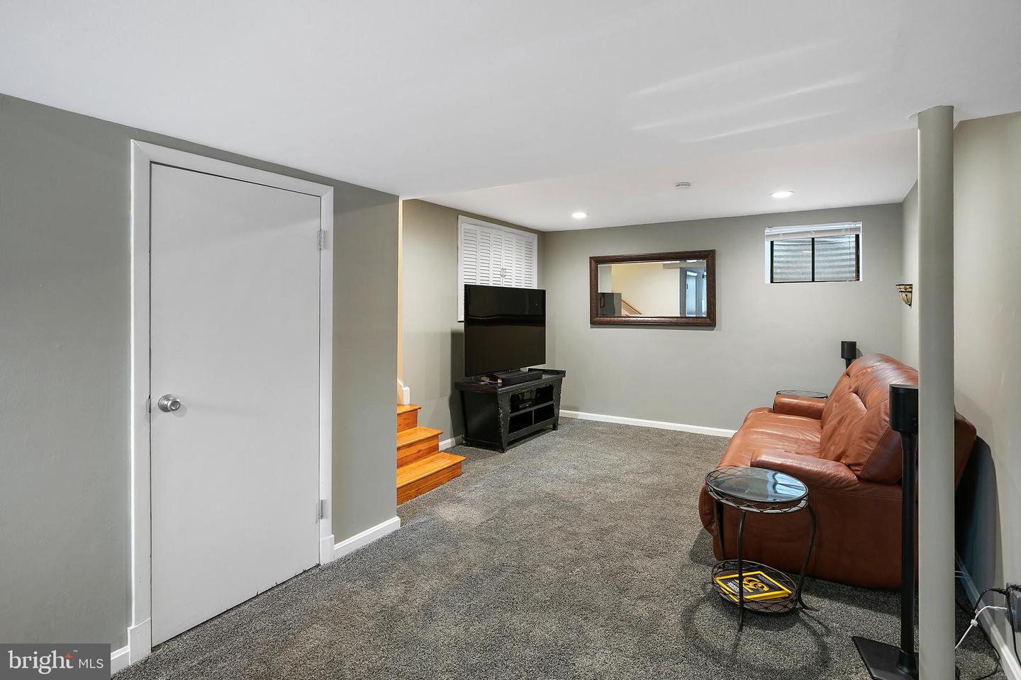 1912 SWAN TER, ALEXANDRIA, Virginia 22307, 4 Bedrooms Bedrooms, ,2 BathroomsBathrooms,Residential,For sale,1912 SWAN TER,VAFX2268748 MLS # VAFX2268748
