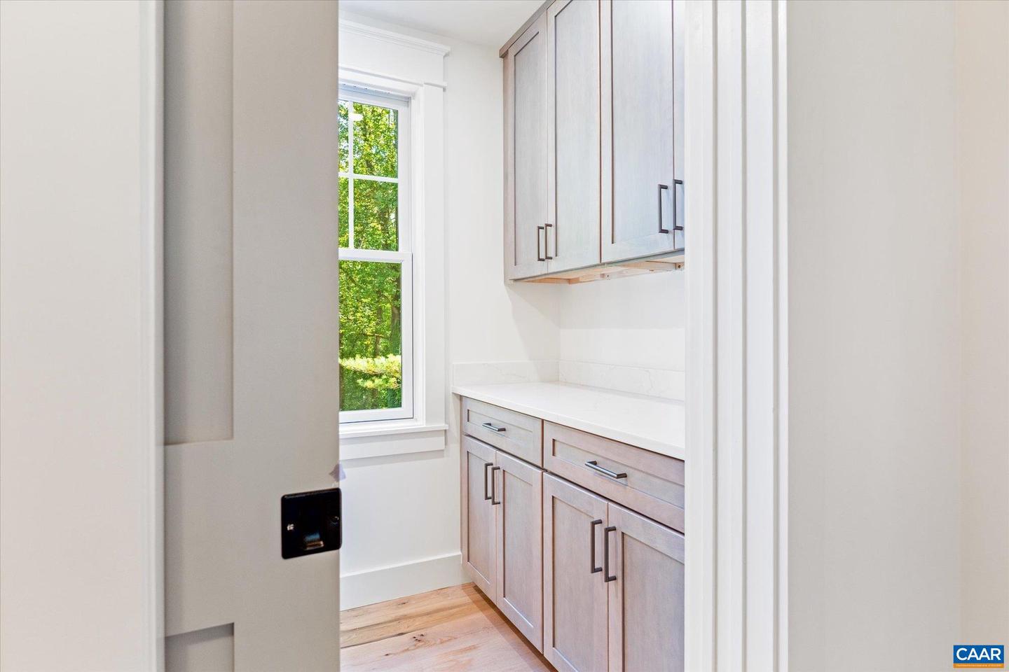 1614 CAMBRIDGE CIR, CHARLOTTESVILLE, Virginia 22903, 3 Bedrooms Bedrooms, ,2 BathroomsBathrooms,Residential,For sale,1614 CAMBRIDGE CIR,669250 MLS # 669250
