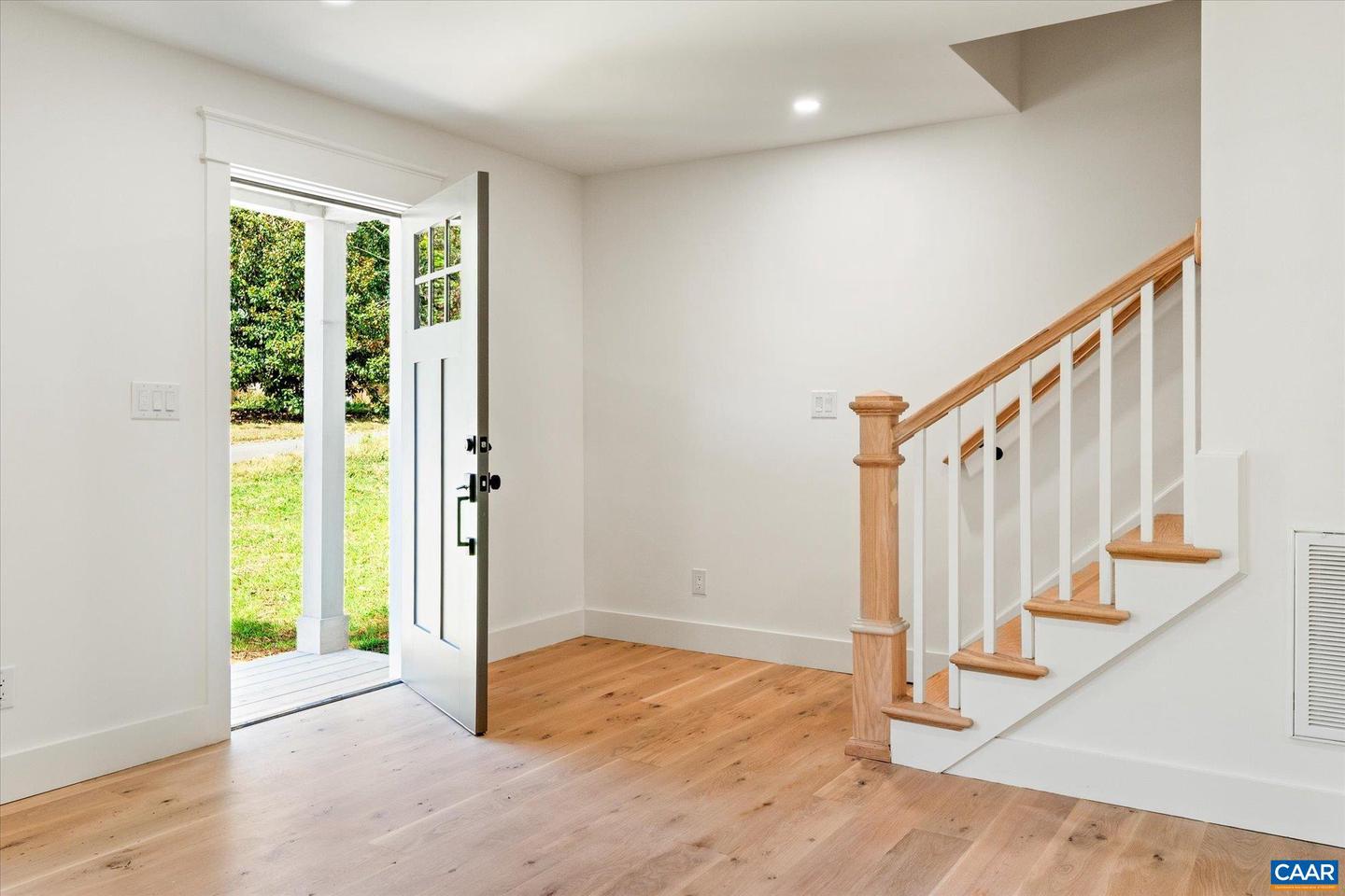 1614 CAMBRIDGE CIR, CHARLOTTESVILLE, Virginia 22903, 3 Bedrooms Bedrooms, ,2 BathroomsBathrooms,Residential,For sale,1614 CAMBRIDGE CIR,669250 MLS # 669250
