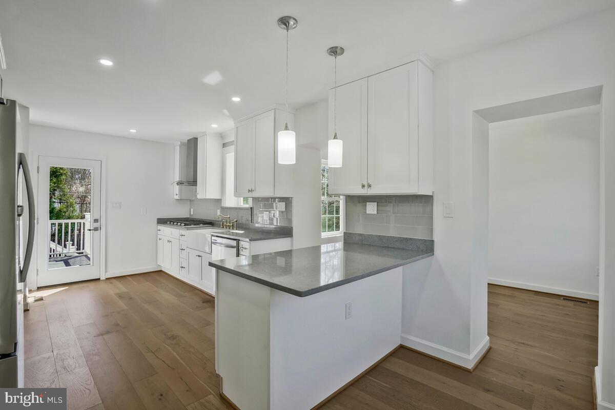 2839 MEADOW LN, FALLS CHURCH, Virginia 22042, 5 Bedrooms Bedrooms, 16 Rooms Rooms,3 BathroomsBathrooms,Residential,For sale,2839 MEADOW LN,VAFX2268808 MLS # VAFX2268808