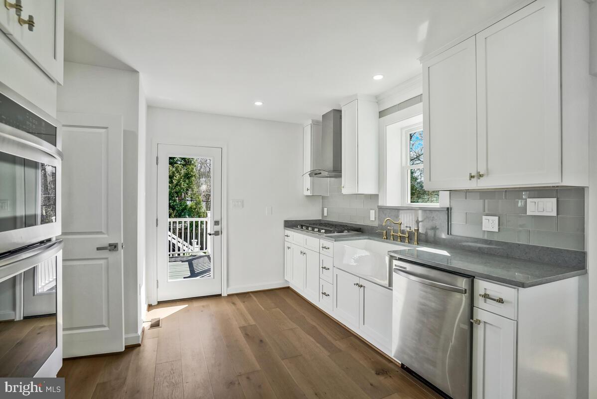 2839 MEADOW LN, FALLS CHURCH, Virginia 22042, 5 Bedrooms Bedrooms, 16 Rooms Rooms,3 BathroomsBathrooms,Residential,For sale,2839 MEADOW LN,VAFX2268808 MLS # VAFX2268808