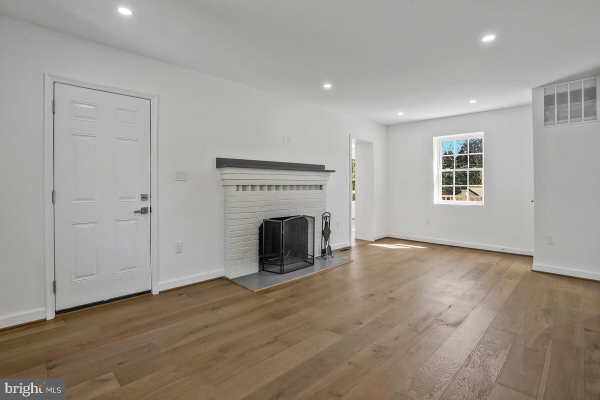 2839 MEADOW LN, FALLS CHURCH, Virginia 22042, 5 Bedrooms Bedrooms, 16 Rooms Rooms,3 BathroomsBathrooms,Residential,For sale,2839 MEADOW LN,VAFX2268808 MLS # VAFX2268808