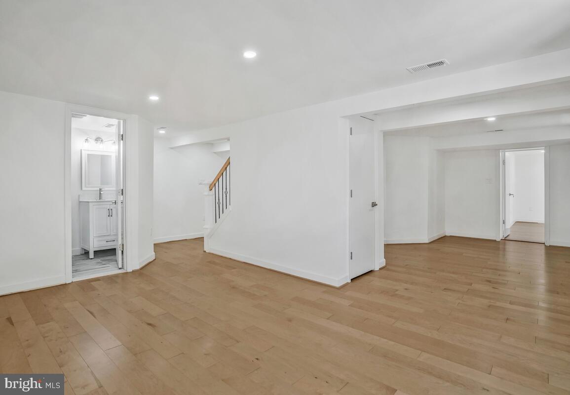 2839 MEADOW LN, FALLS CHURCH, Virginia 22042, 5 Bedrooms Bedrooms, 16 Rooms Rooms,3 BathroomsBathrooms,Residential,For sale,2839 MEADOW LN,VAFX2268808 MLS # VAFX2268808