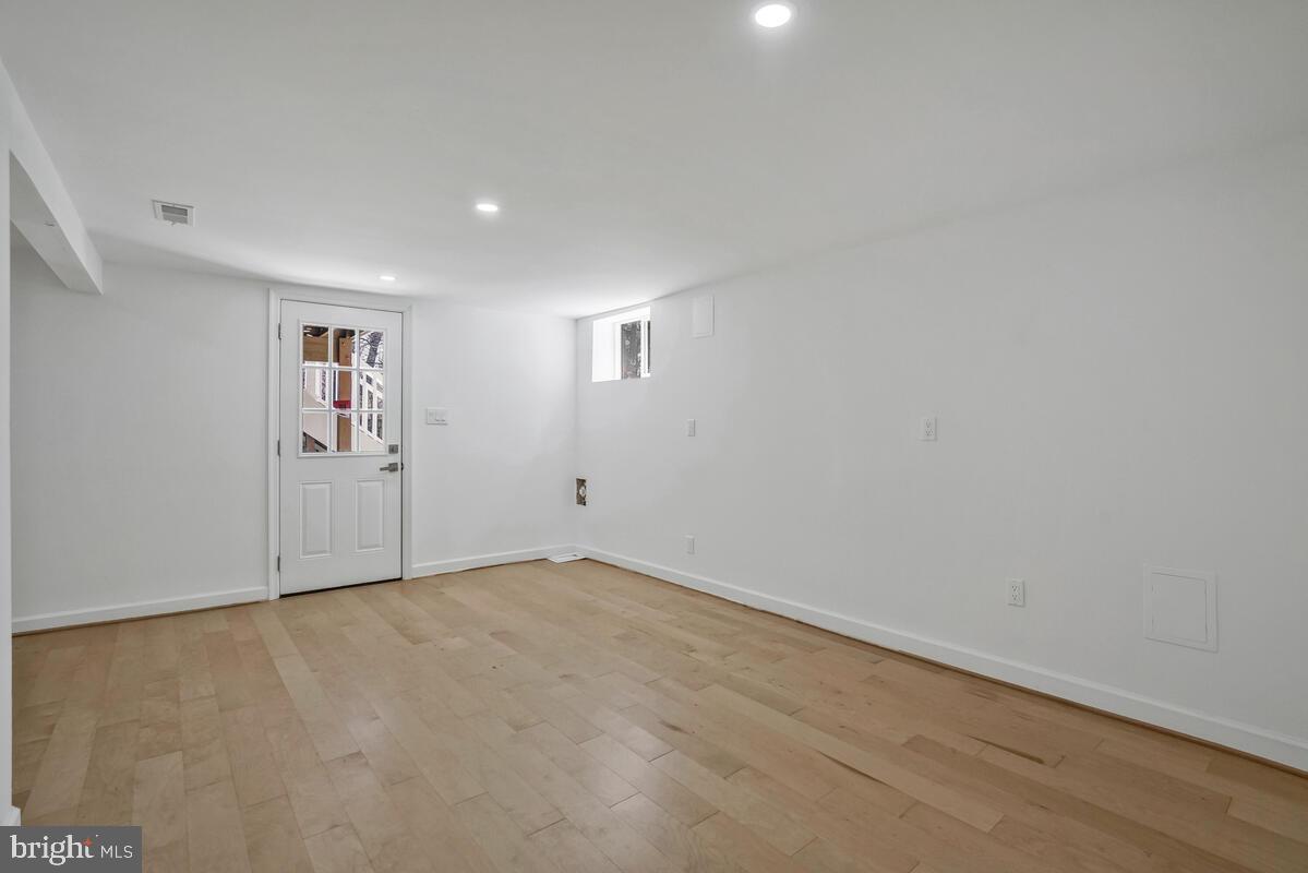 2839 MEADOW LN, FALLS CHURCH, Virginia 22042, 5 Bedrooms Bedrooms, 16 Rooms Rooms,3 BathroomsBathrooms,Residential,For sale,2839 MEADOW LN,VAFX2268808 MLS # VAFX2268808