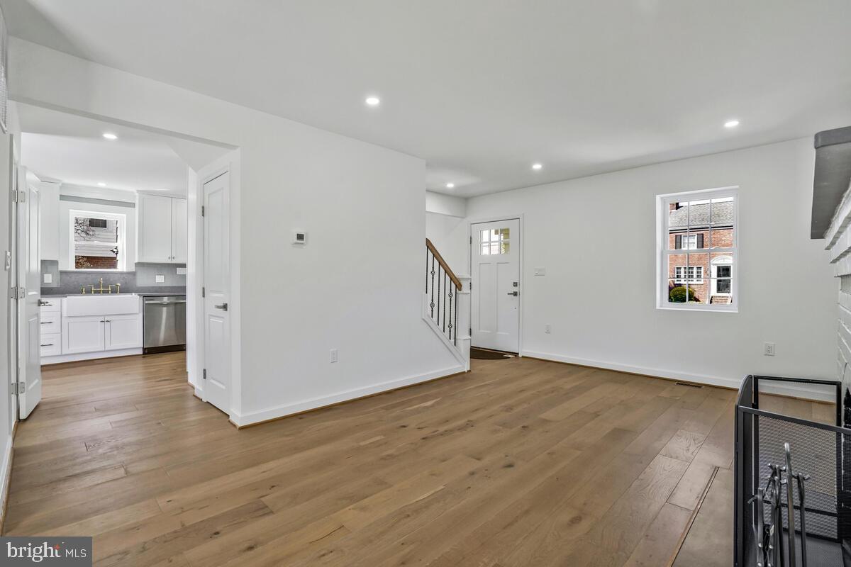 2839 MEADOW LN, FALLS CHURCH, Virginia 22042, 5 Bedrooms Bedrooms, 16 Rooms Rooms,3 BathroomsBathrooms,Residential,For sale,2839 MEADOW LN,VAFX2268808 MLS # VAFX2268808