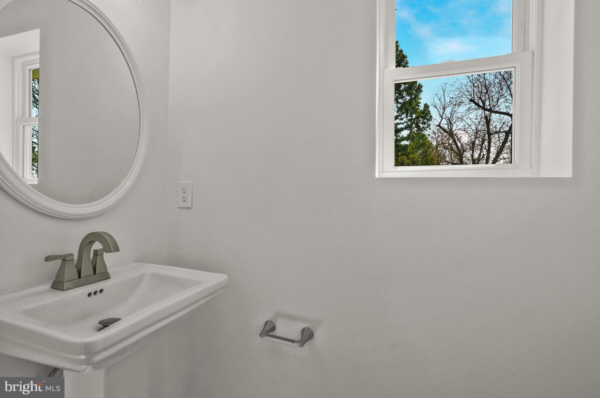 2839 MEADOW LN, FALLS CHURCH, Virginia 22042, 5 Bedrooms Bedrooms, 16 Rooms Rooms,3 BathroomsBathrooms,Residential,For sale,2839 MEADOW LN,VAFX2268808 MLS # VAFX2268808