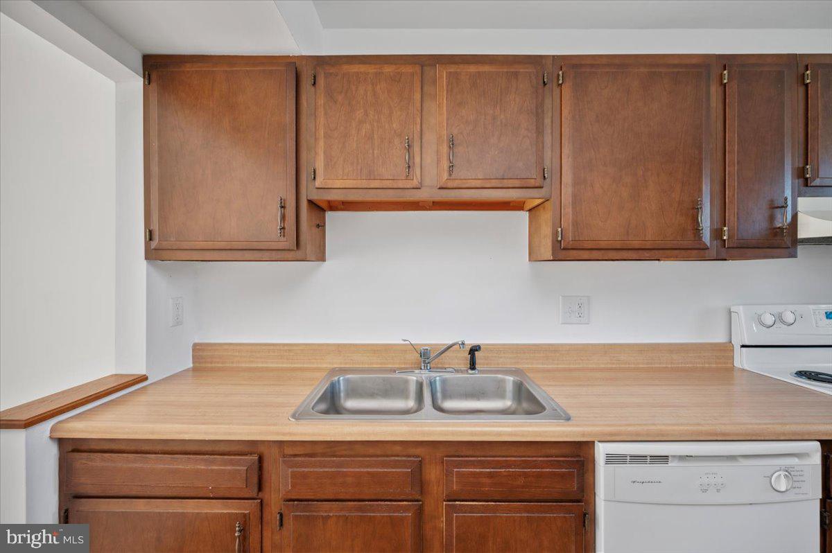 2418 LAFAYETTE BLVD, FREDERICKSBURG, Virginia 22401, 2 Bedrooms Bedrooms, ,1 BathroomBathrooms,Residential,For sale,2418 LAFAYETTE BLVD,VAFB2008548 MLS # VAFB2008548