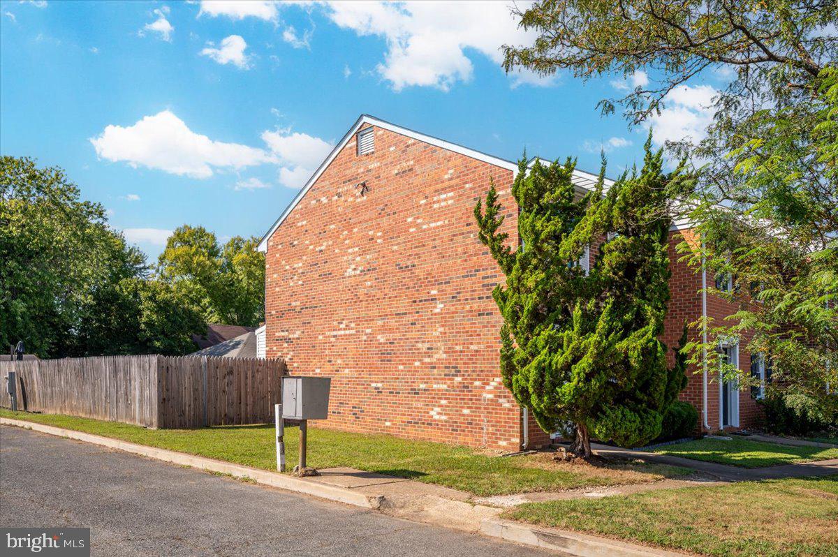 2418 LAFAYETTE BLVD, FREDERICKSBURG, Virginia 22401, 2 Bedrooms Bedrooms, ,1 BathroomBathrooms,Residential,For sale,2418 LAFAYETTE BLVD,VAFB2008548 MLS # VAFB2008548