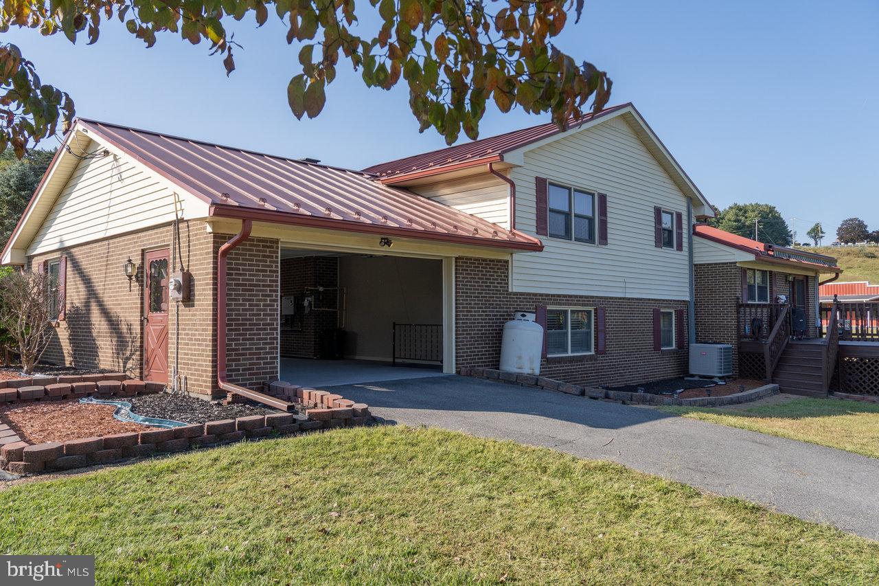 212 NW WHITACRE RD, GORE, Virginia 22637, 4 Bedrooms Bedrooms, 13 Rooms Rooms,2 BathroomsBathrooms,Residential,For sale,212 NW WHITACRE RD,VAFV2036892 MLS # VAFV2036892 212 NW WHITACRE RD, GORE, Virginia 22637, 4 Bedrooms Bedrooms, 13 Rooms Rooms,2 BathroomsBathrooms,Residential,For sale,212 NW WHITACRE RD,VAFV2036892 MLS # VAFV2036892