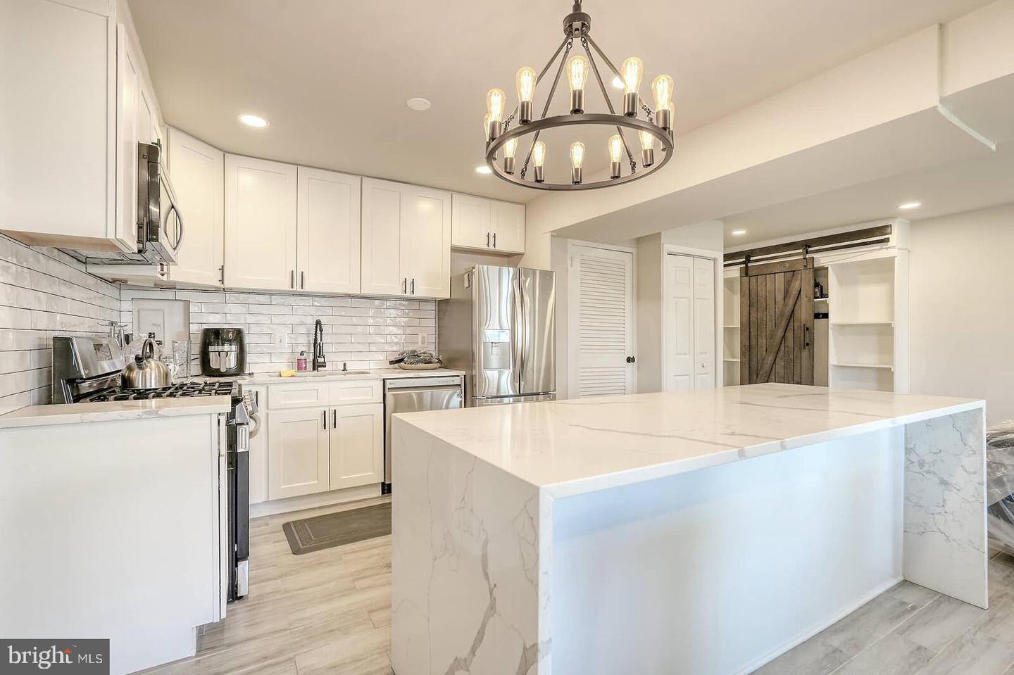 5340 HOLMES RUN PKWY #804, ALEXANDRIA, Virginia 22304, 2 Bedrooms Bedrooms, ,2 BathroomsBathrooms,Residential,For sale,5340 HOLMES RUN PKWY #804,VAAX2049942 MLS # VAAX2049942