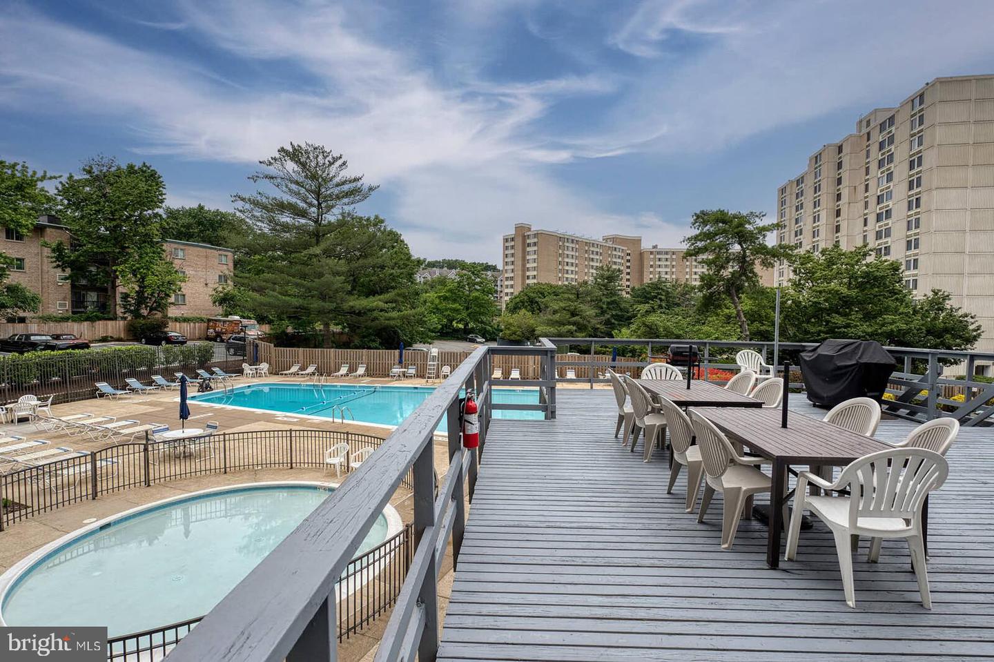 5340 HOLMES RUN PKWY #804, ALEXANDRIA, Virginia 22304, 2 Bedrooms Bedrooms, ,2 BathroomsBathrooms,Residential,For sale,5340 HOLMES RUN PKWY #804,VAAX2049942 MLS # VAAX2049942