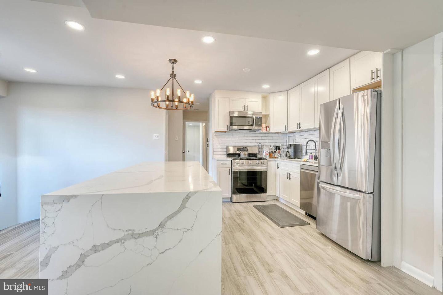 5340 HOLMES RUN PKWY #804, ALEXANDRIA, Virginia 22304, 2 Bedrooms Bedrooms, ,2 BathroomsBathrooms,Residential,For sale,5340 HOLMES RUN PKWY #804,VAAX2049942 MLS # VAAX2049942