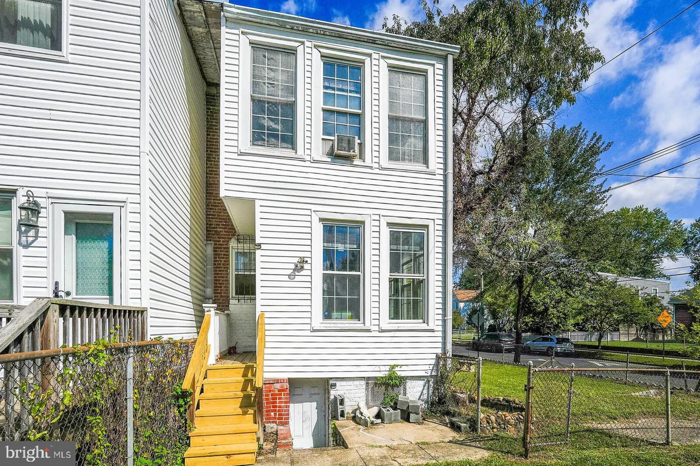 655 RALEIGH PL SE, WASHINGTON, District Of Columbia 20032, 3 Bedrooms Bedrooms, ,2 BathroomsBathrooms,Residential,For sale,655 RALEIGH PL SE,DCDC2223340 MLS # DCDC2223340