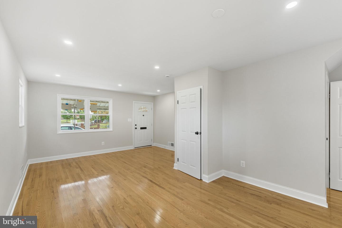 5916 8TH ST NE, WASHINGTON, District Of Columbia 20011, 3 Bedrooms Bedrooms, ,2 BathroomsBathrooms,Residential,For sale,5916 8TH ST NE,DCDC2223614 MLS # DCDC2223614